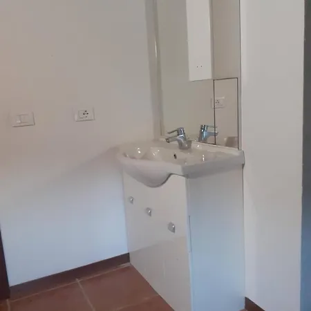 Semesterbostad Cozy House With Garden In Rio dellʼElba