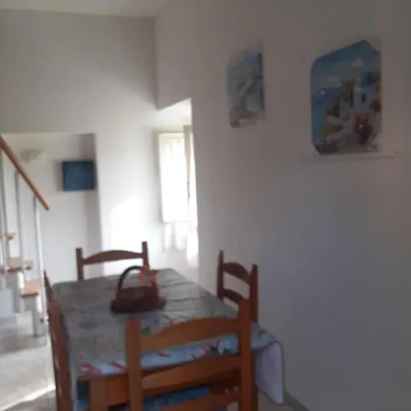 Cozy House With Garden In Semesterbostad