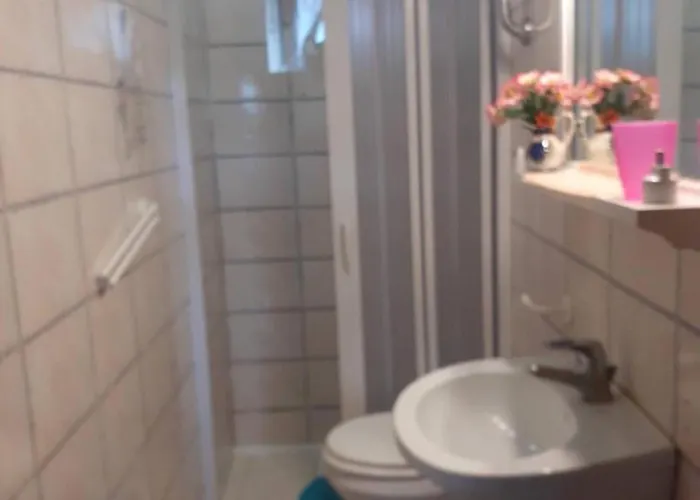 Cozy House With Garden In Semesterbostad *